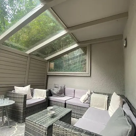 Geraeumige Eigentumswohnung Mit Wintergarten شقة Grosselfingen